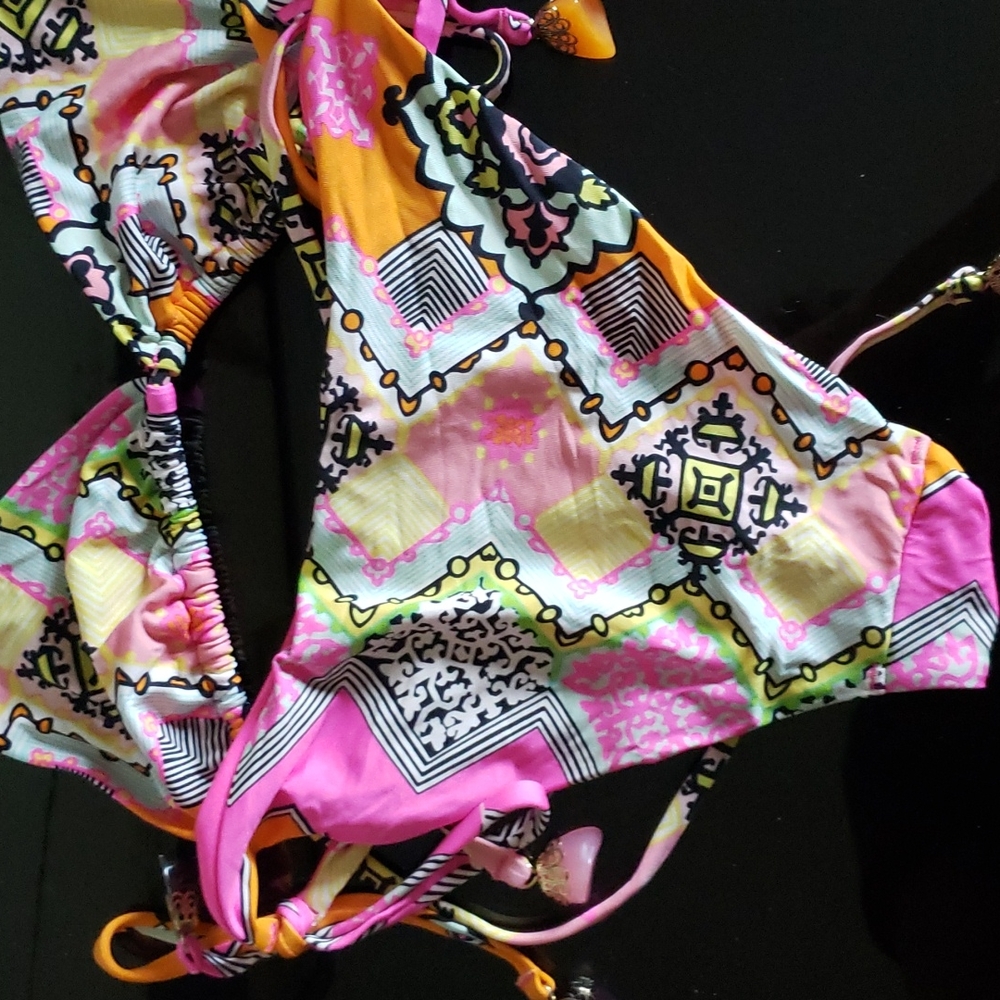 2/20 Hot Pink String Bikini - Picture 5 of 5